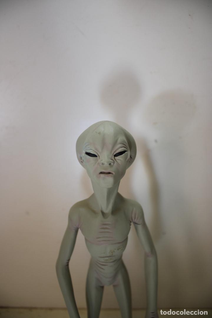 Coleccionismo: estatua alien - Foto 2