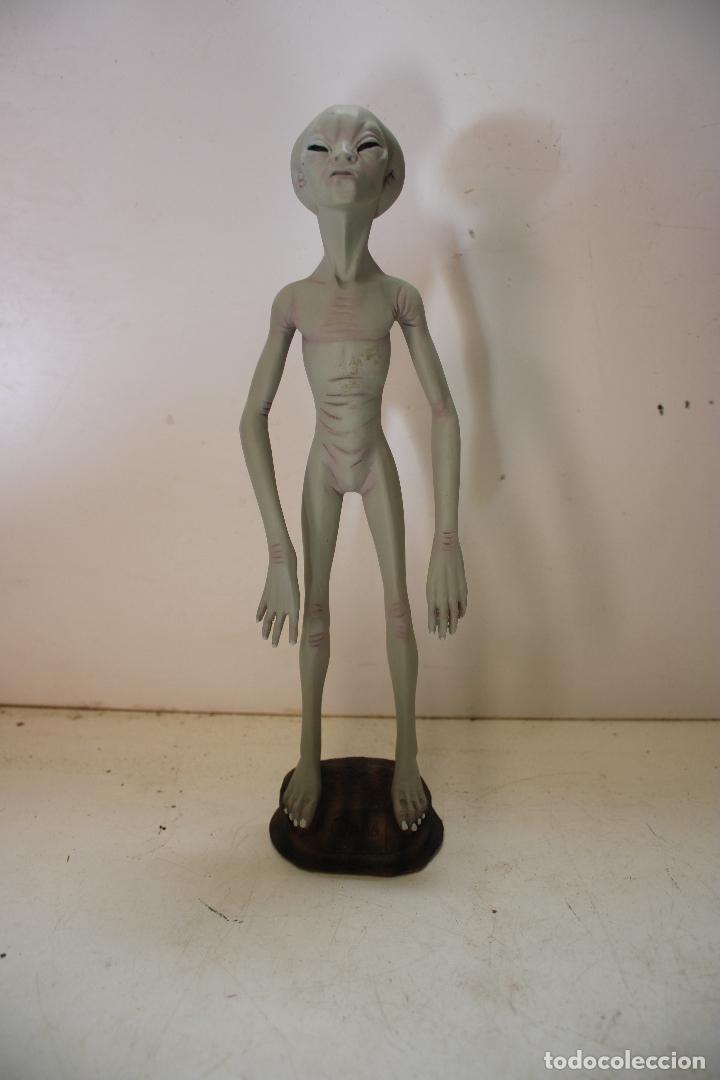 Coleccionismo: estatua alien - Foto 1