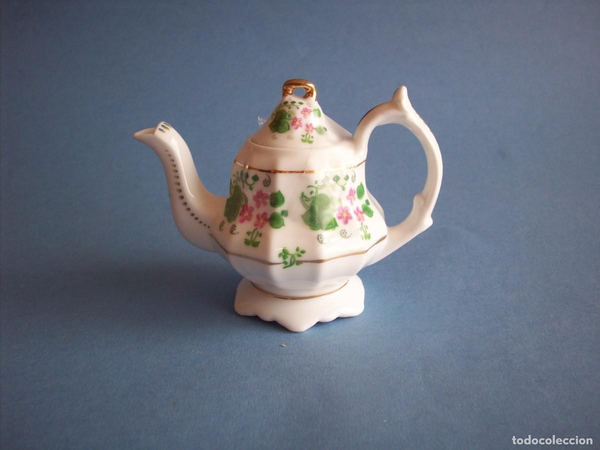 Coleccionismo: Miniatura tetera queen&acute;s collection