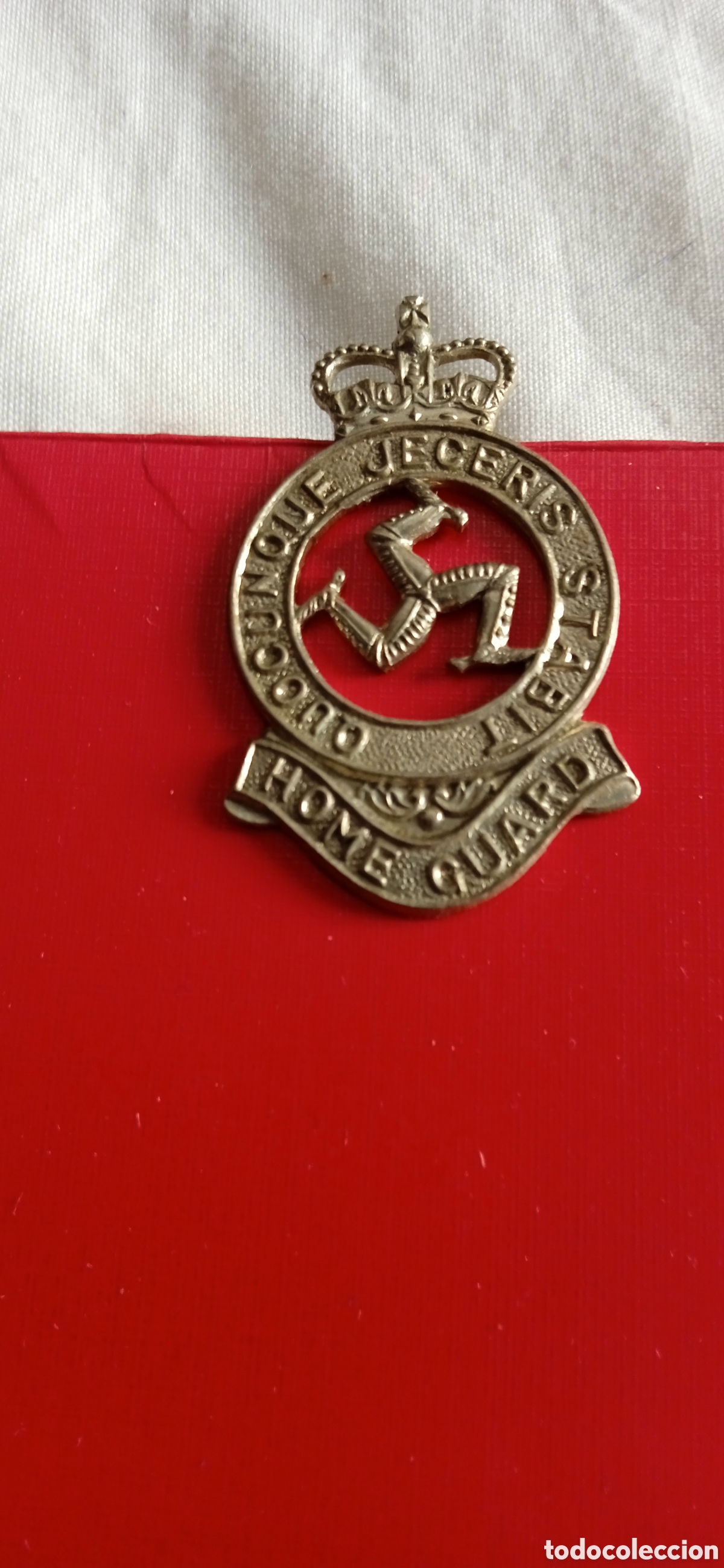 Coleccionismo: Emblema insignia gorra militar ( British Cap Badge Isla de Man escarapela militar&iacute;a medalla)