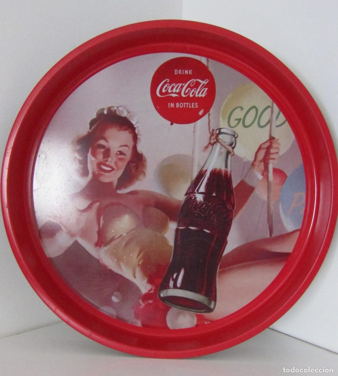 Coleccionismo: Bandeja met&aacute;lica de Coca-Cola. 33cm