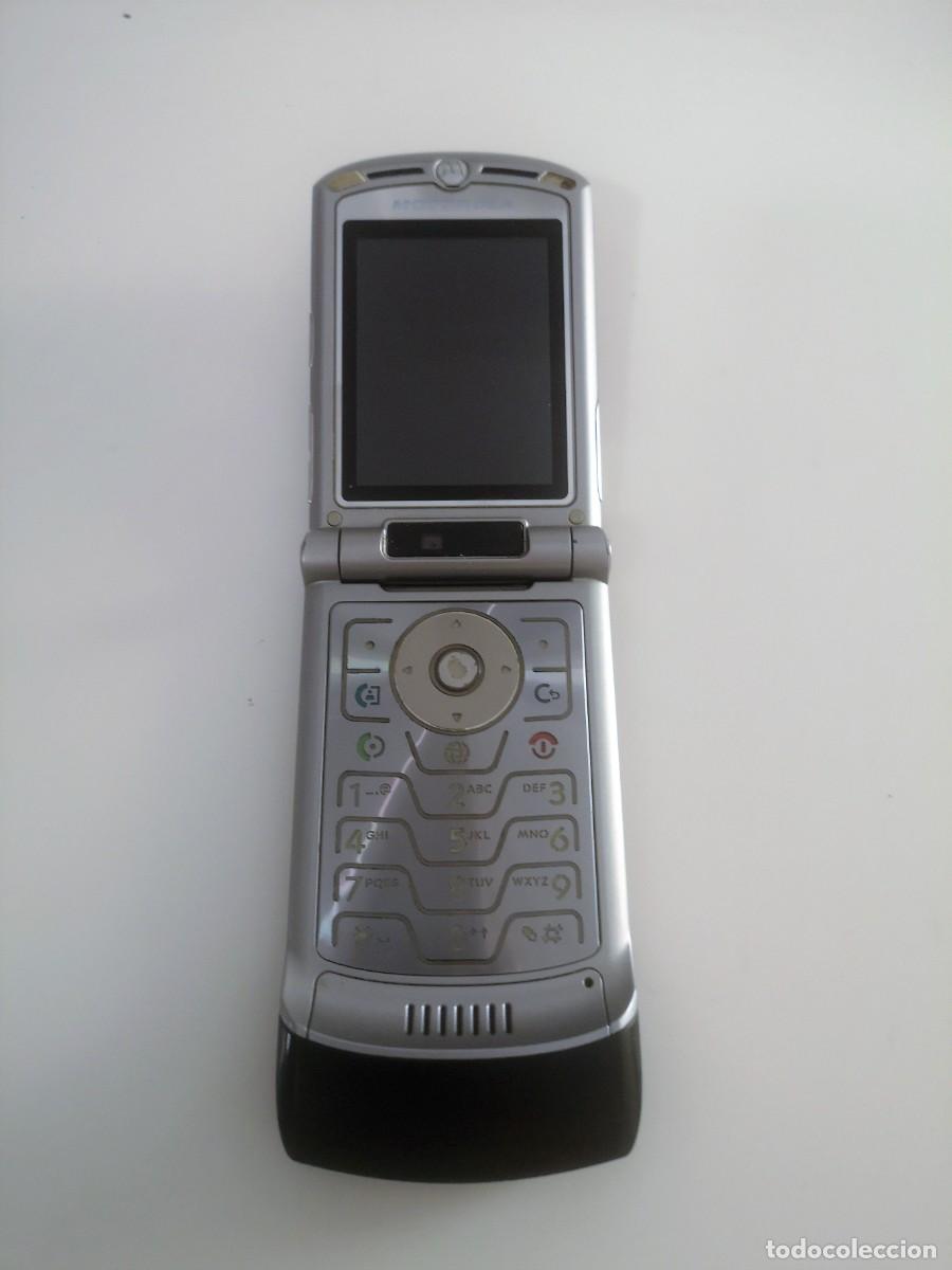 Coleccionismo: M&oacute;vil antiguo Motorola V - Foto 2