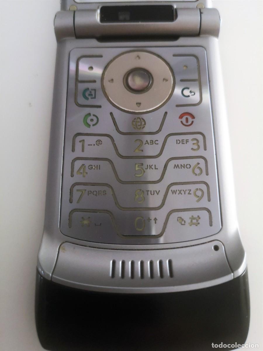 Coleccionismo: M&oacute;vil antiguo Motorola V - Foto 3