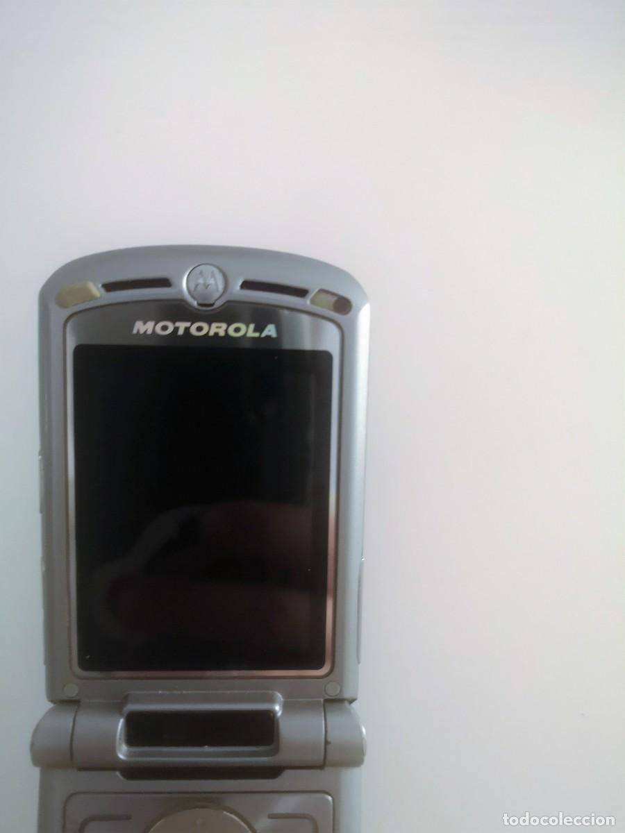Coleccionismo: M&oacute;vil antiguo Motorola V - Foto 4