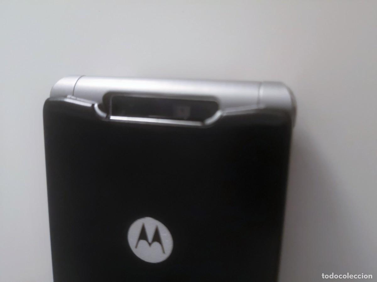 Coleccionismo: M&oacute;vil antiguo Motorola V - Foto 9