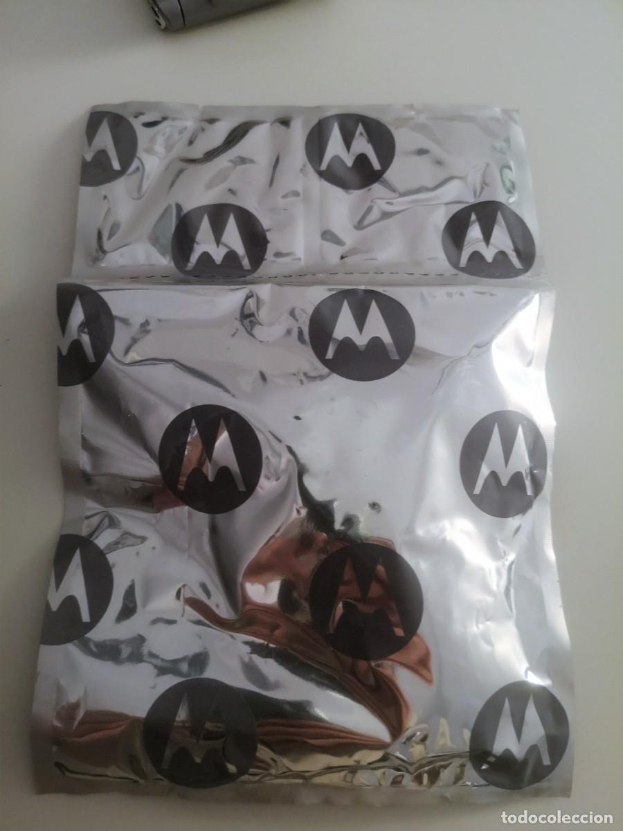 Coleccionismo: M&oacute;vil antiguo Motorola V - Foto 12