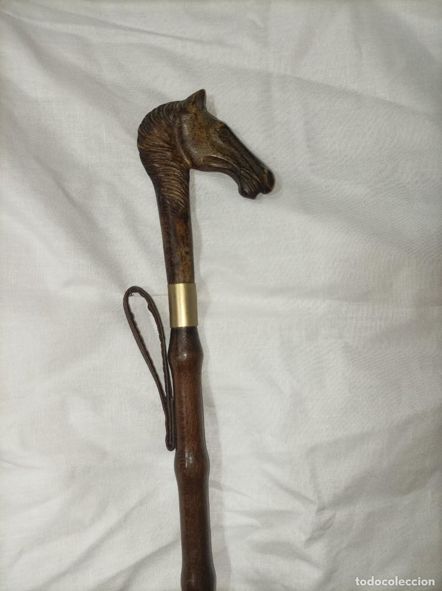 Coleccionismo: Calzador con empu&ntilde;adura de Caballo y detalle de cuero