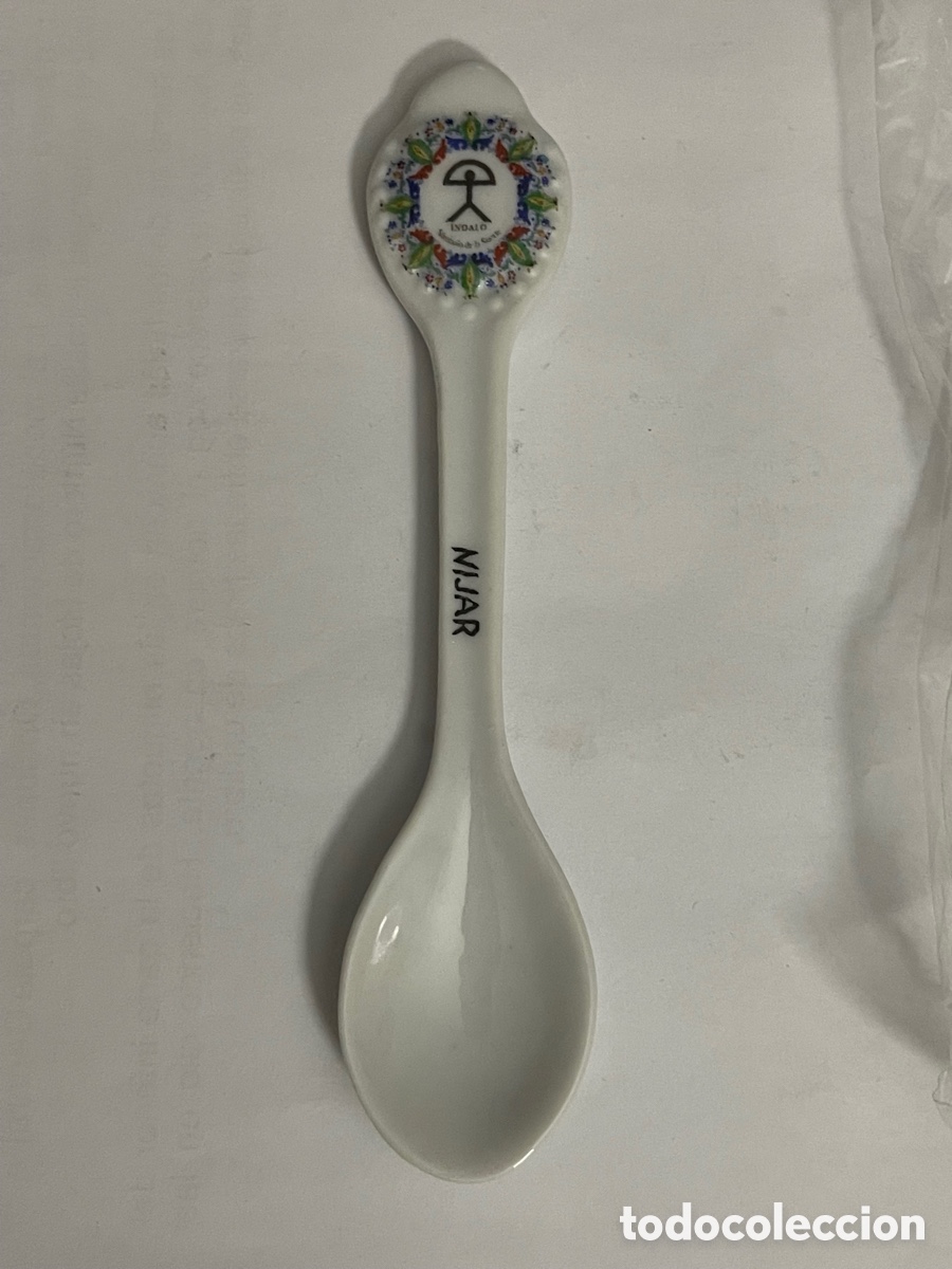 Coleccionismo: CUCHARITA COLECCION DE PORCELANA INDALO DE NIJAR CON IMAN