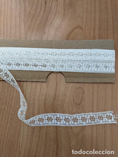 Colecionismo: ANTIGUA PUNTILLA COLOR BLANCO ANCHO 1,8 CM (1 METRO)- DISPONIBILIDAD 3,5 MTS