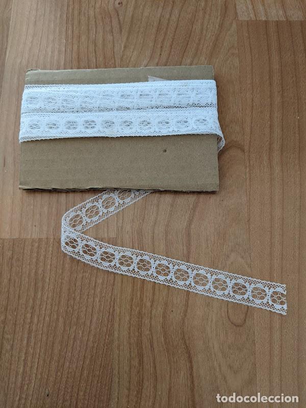 Collectionnisme: ANTIGUA PUNTILLA COLOR BLANCO ANCHO 1,8 CM (1 METRO)- DISPONIBILIDAD 5 MTS