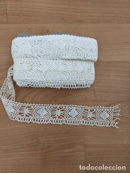 Sammeln: ANTIGUA PUNTILLA COLOR BLANCO ANCHO 4 CM (1 METRO)- DISPONIBILIDAD 14 MTS