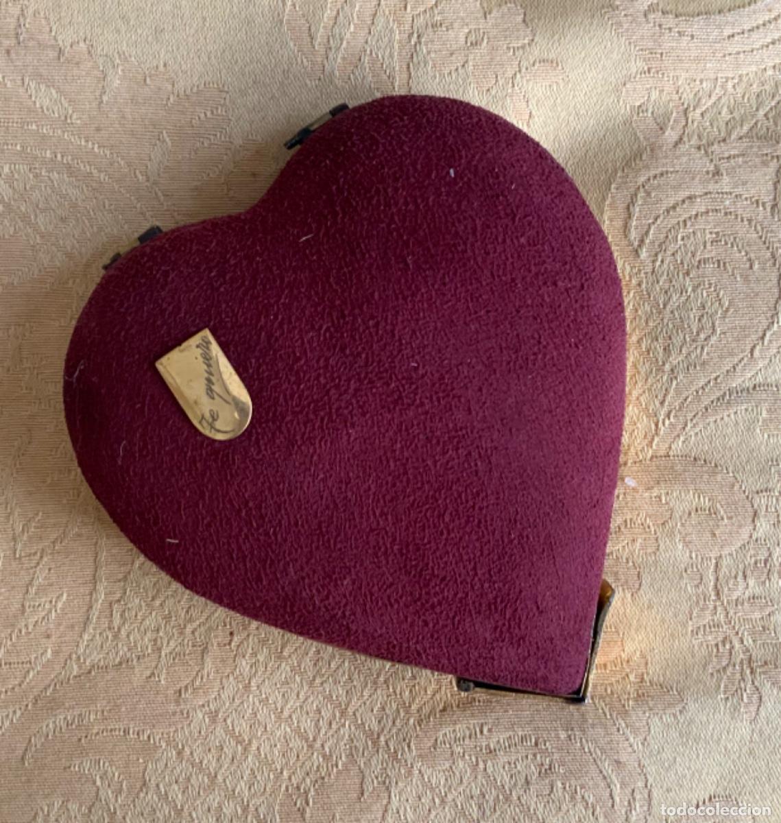 Coleccionismo: POLVERA CORAZ&Oacute;N DE ANTE Y LAT&Oacute;N - Foto 1