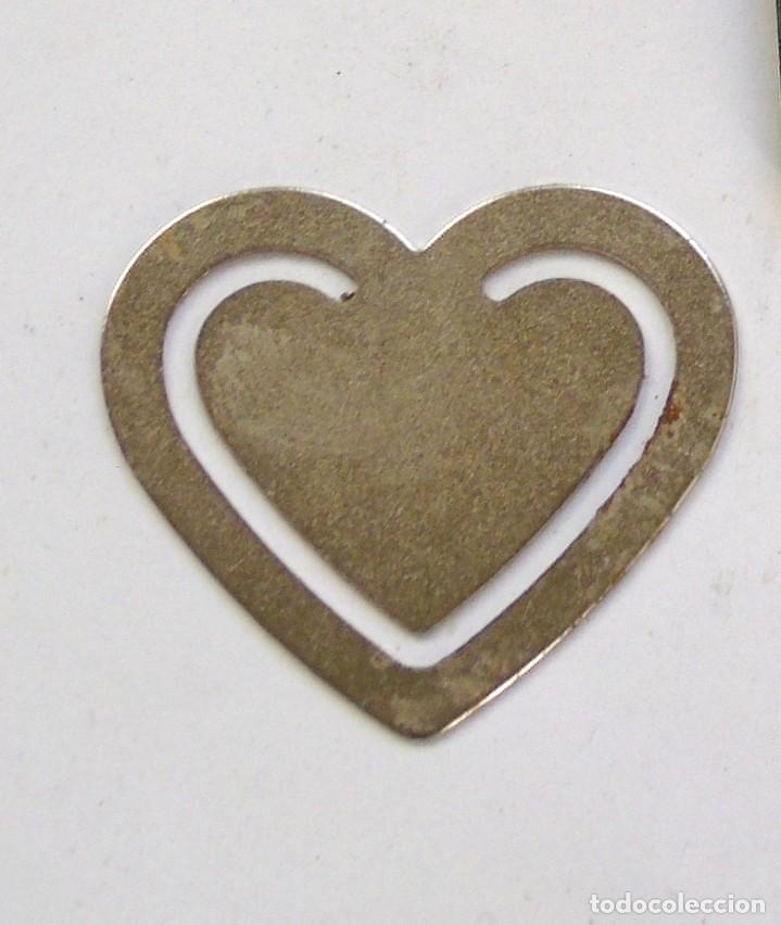 Colecionismo: BONITO MARCADOR DE PAGINAS FORMA DE CORAZON