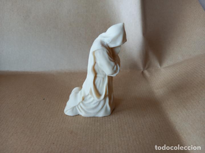 Coleccionismo: Figura de monje en resina - Foto 5