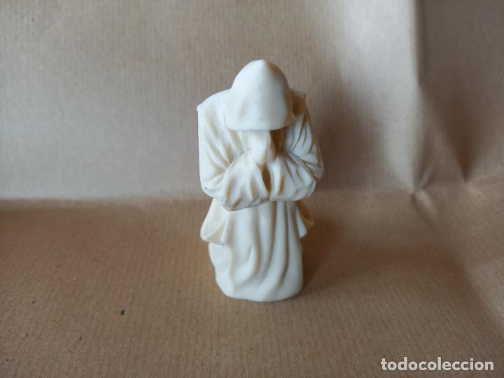 Coleccionismo: Figura de monje en resina - Foto 1