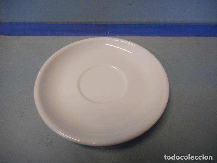 Coleccionismo: BONITO PLATO DE COLOR BLANCO MEDIDAS 13CM