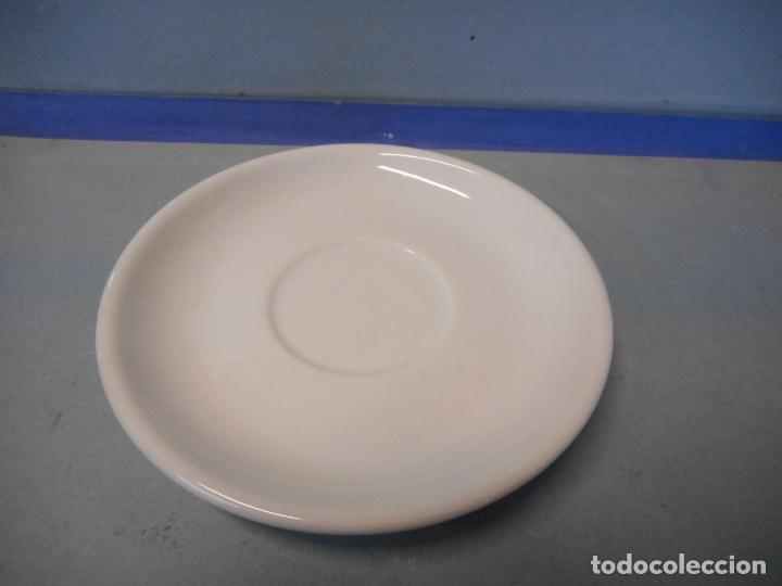 Coleccionismo: BONITO PLATO DE COLOR BLANCO MEDIDAS 13CM