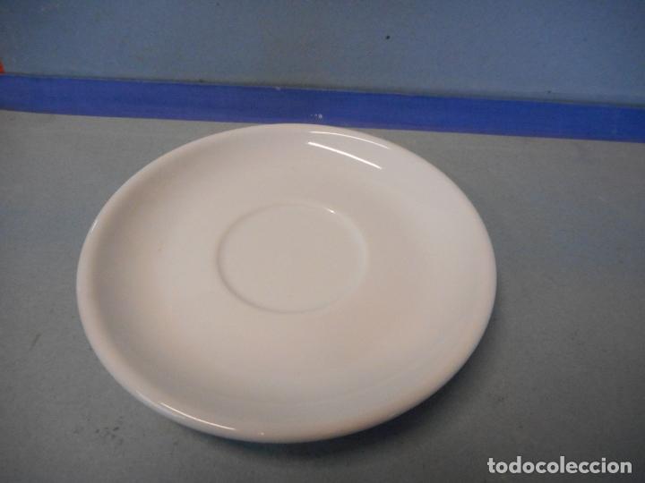 Coleccionismo: BONITO PLATO DE COLOR BLANCO MEDIDAS 13CM