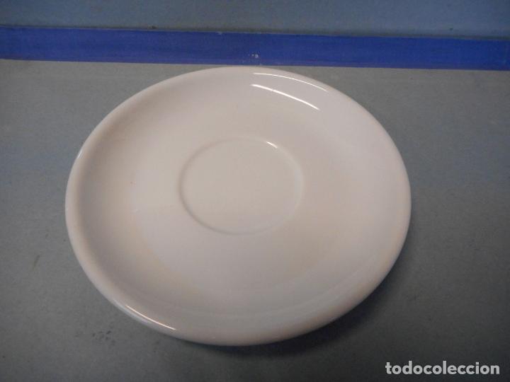 Coleccionismo: BONITO PLATO DE COLOR BLANCO MEDIDAS 13CM