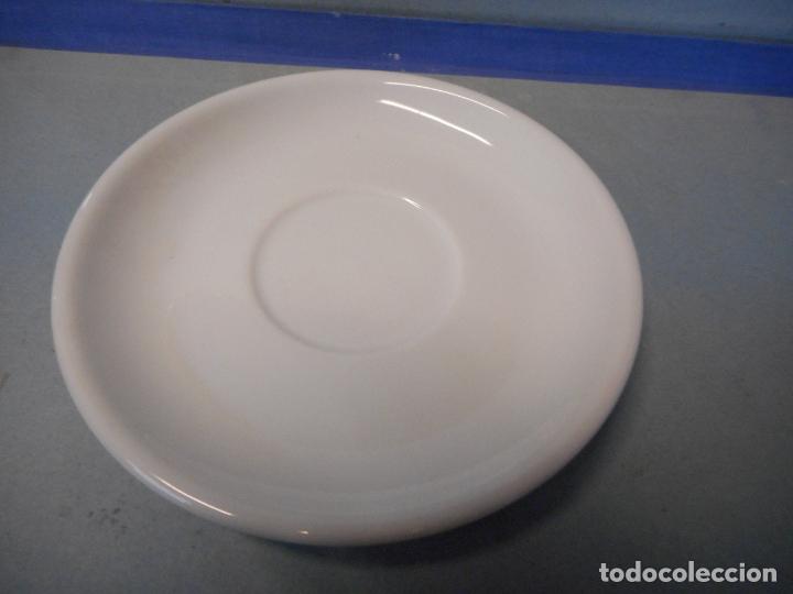 Coleccionismo: BONITO PLATO DE COLOR BLANCO MEDIDAS 13CM