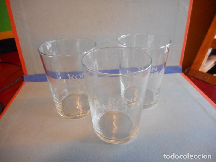 Coleccionismo: TRES BASOS DE CRISTAL.RON BARCELONA.MEDIDAS 11CM.