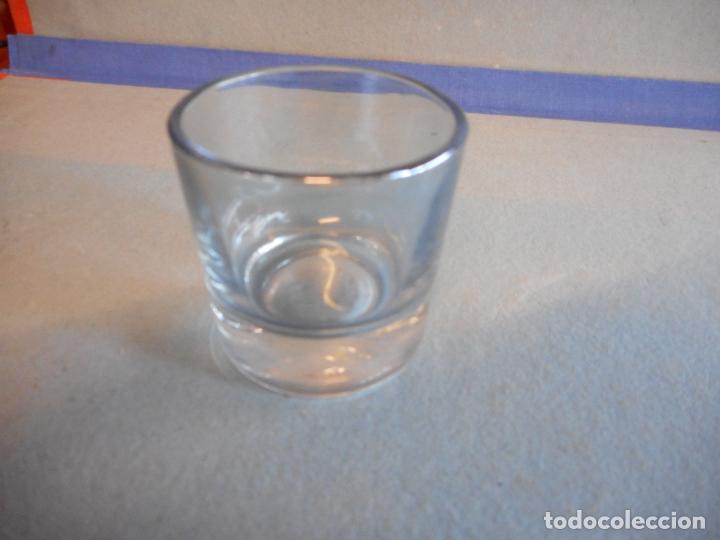 Coleccionismo: VASO PARA CHUPITO DE CRISTAL MEDIDAS 4CM.