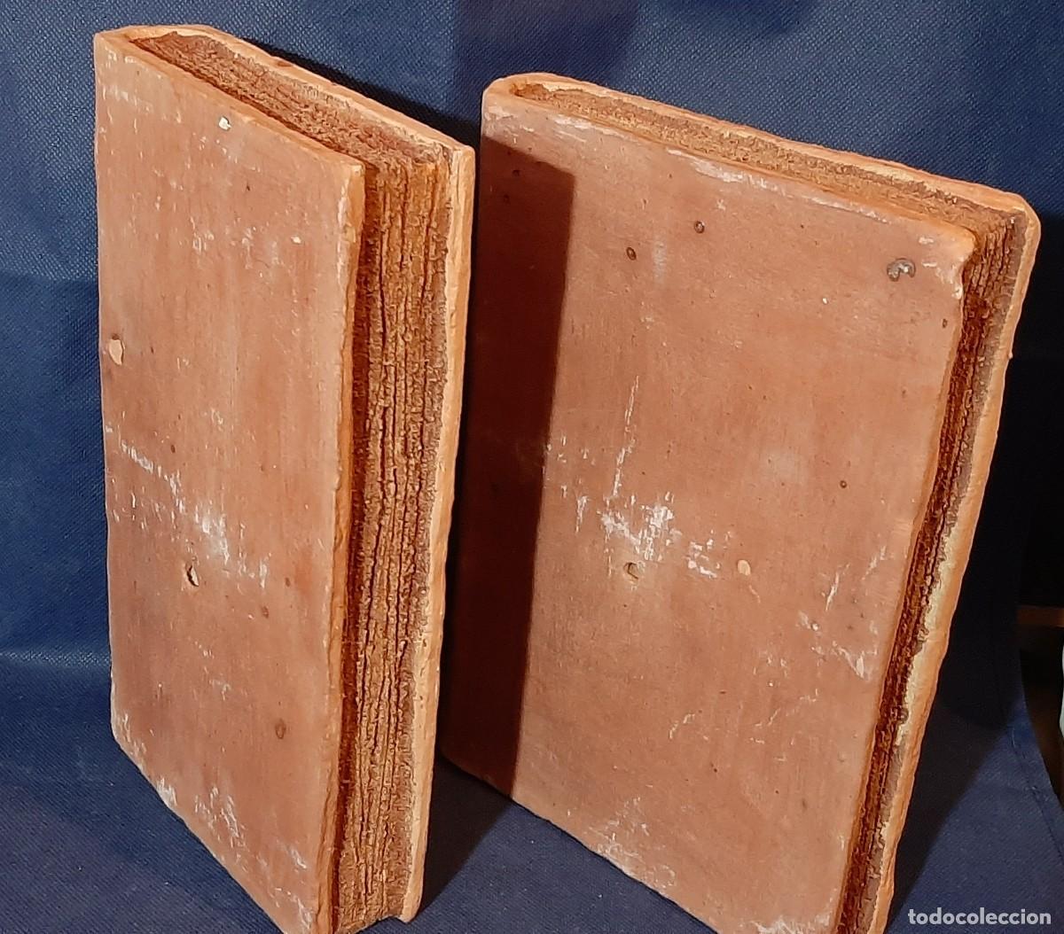 Coleccionismo: Sujetalibros de arcilla con forma de libros - Foto 5