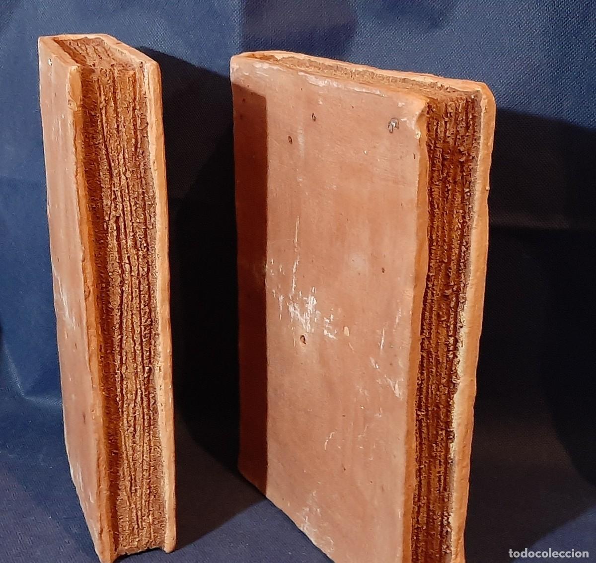 Coleccionismo: Sujetalibros de arcilla con forma de libros - Foto 6