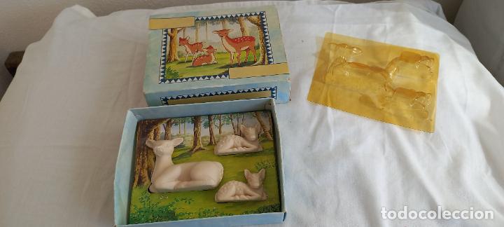 Coleccionismo: CERVATILLOS. JABONES PERFUMADOS DE AVON. A&Ntilde;OS 70. Ciervos.