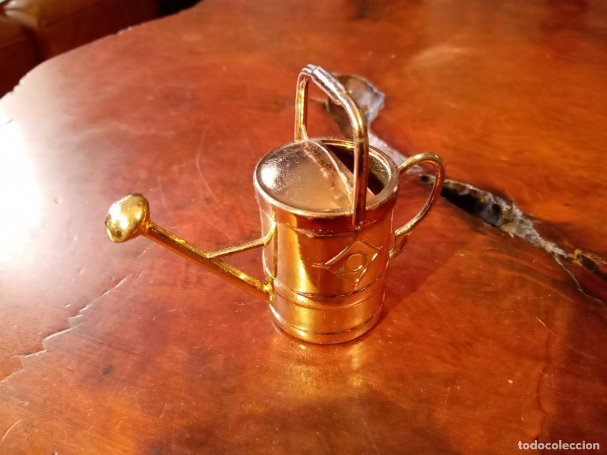 Coleccionismo: MINIATURA REGADORA EN ESTA&Ntilde;O 6 CM - Foto 1