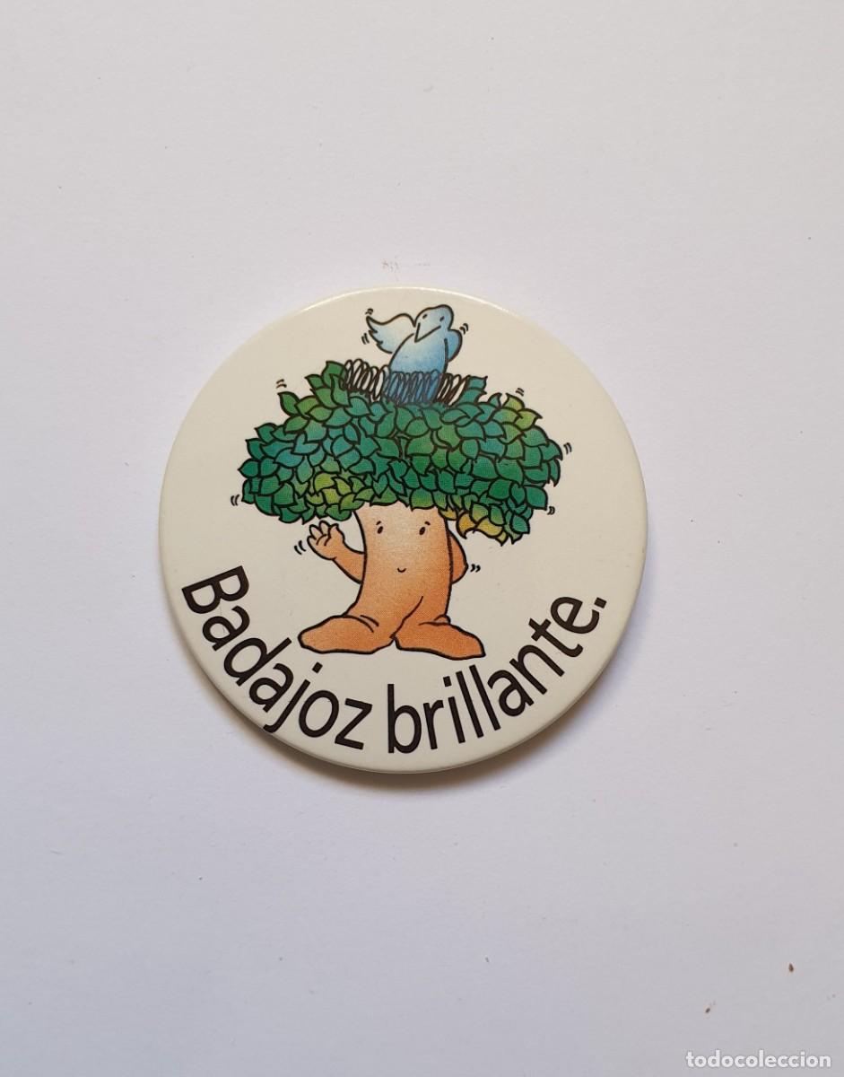 Coleccionismo: CHAPA BADAJOZ BRILLANTE - Foto 1