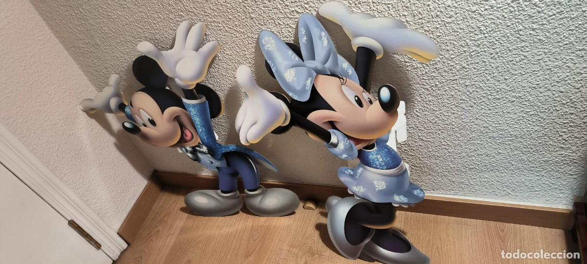 Coleccionismo: PAREJA DE SILUETAS MICKEY Y MINNIE MOUSE aprox. 78 x 58 cm