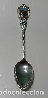 Coleccionismo: Cucharilla de plata recuerdo de Innsbruck. Con imagen aleg&oacute;rica de la ciudad.