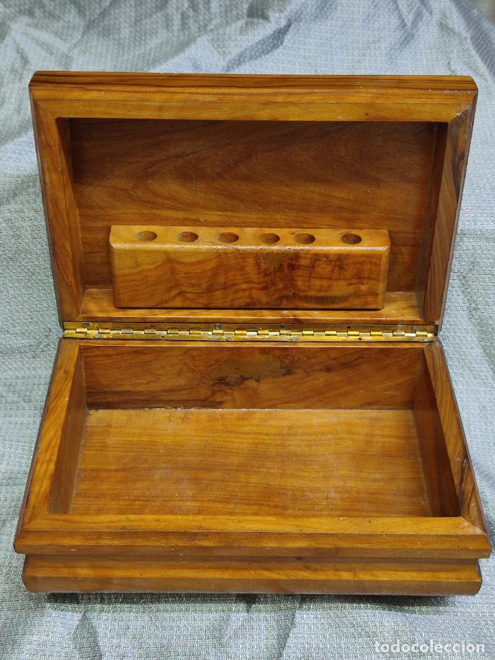 Coleccionismo: CAJA TABAQUERA TABACO DE MADERA DECORADA CON PIPA - Foto 2