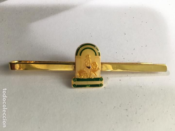 Coleccionismo: pillacorbata, escudo junta Andaluc&iacute;a - Foto 1