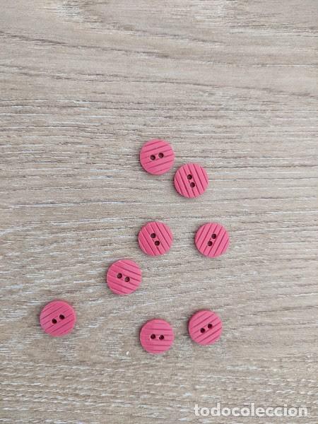 Collecting: 8 BOTONES
