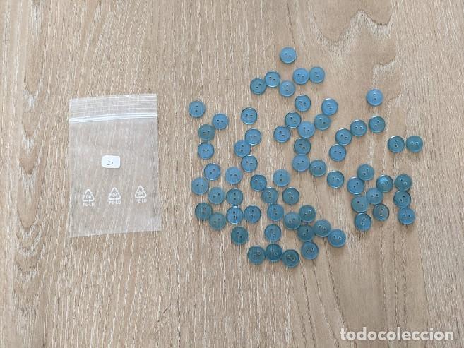 Sammeln: BOLSITA CON 66 BOTONES