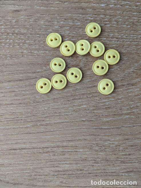 Colecionismo: 12 BOTONES AMARILLOS