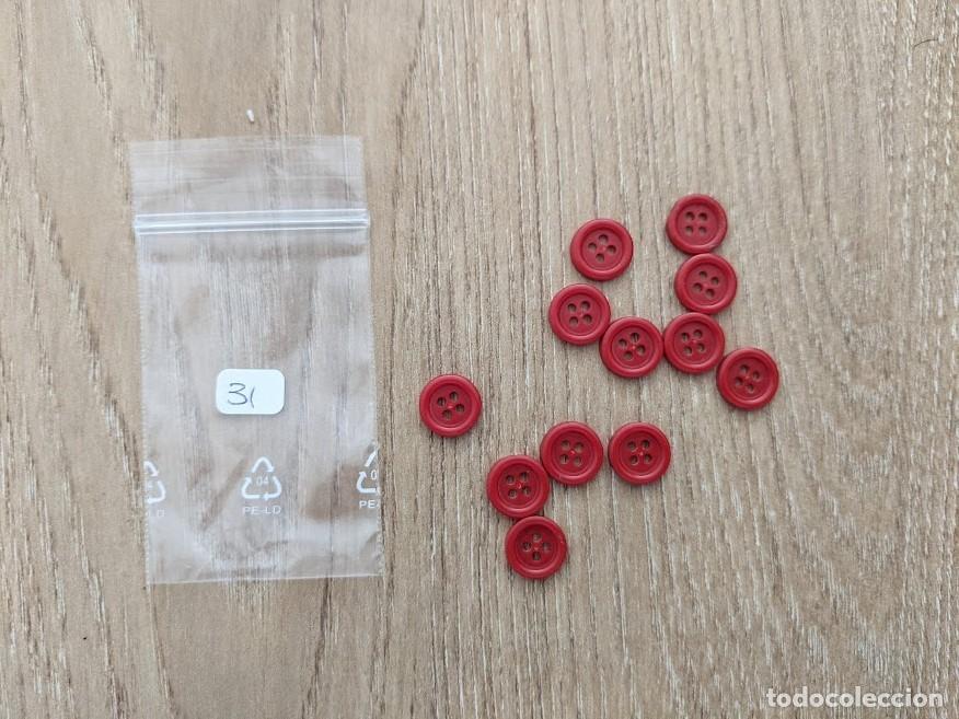 Colecionismo: BOLSITA CON 12 BOTONES ROJOS