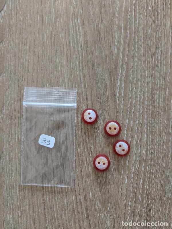 Collectionnisme: BOLSITA CON 4 BOTONES ROJOS/BLANCOS