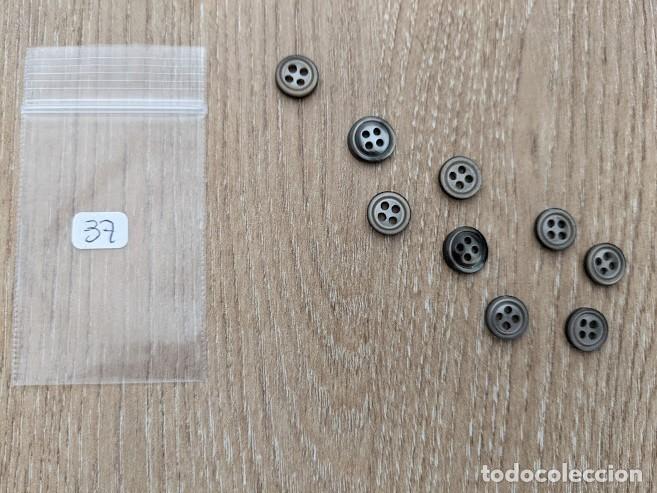Colecionismo: BOLSITA CON 11 BOTONES MARRONES
