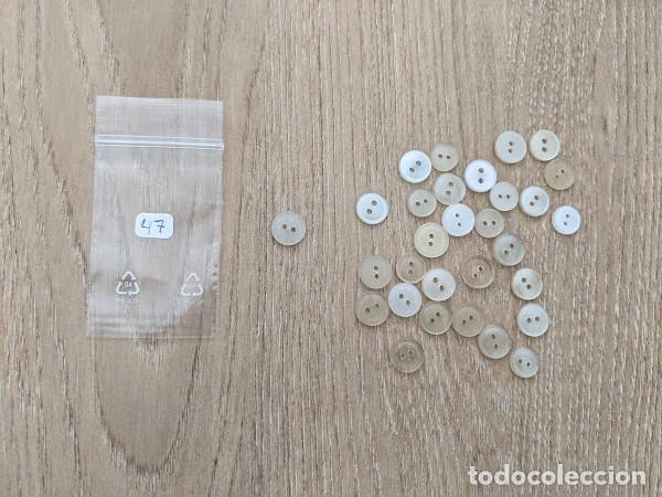 Collecting: BOLSITA CON 30 BOTONES CL&Aacute;SICOS