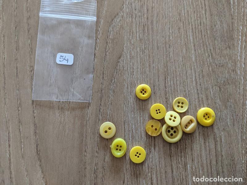 Collectionnisme: BOLSITA CON 11 BOTONES AMARILLOS VARIADOS