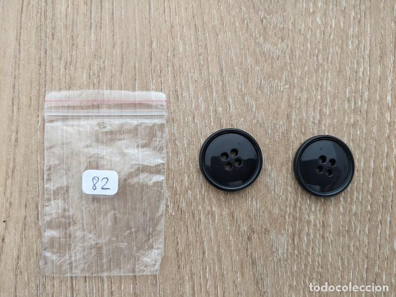 Colecionismo: BOLSITA CON 2 BOTONES NEGROS