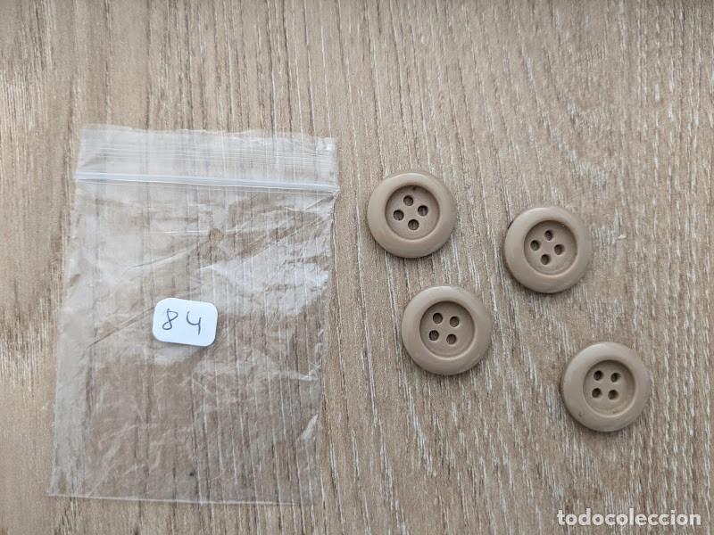 Collectionnisme: BOLSITA CON 4 BOTONES