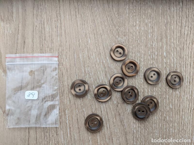 Collectionnisme: BOLSITA CON 11 BOTONES