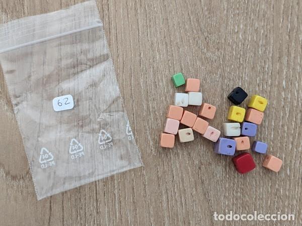 Coleccionismo: BOLSITA CON 23 BOTONES INFANTILES