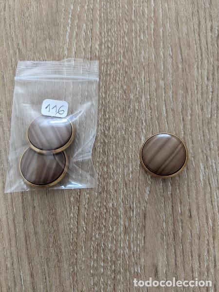 Sammeln: 3 BOTONES