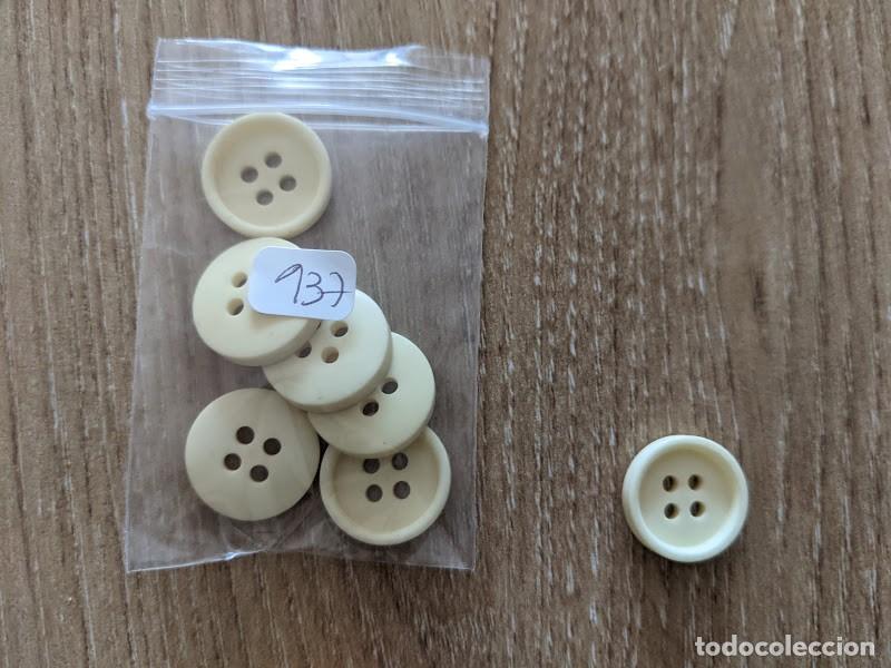 Collecting: 7 BOTONES
