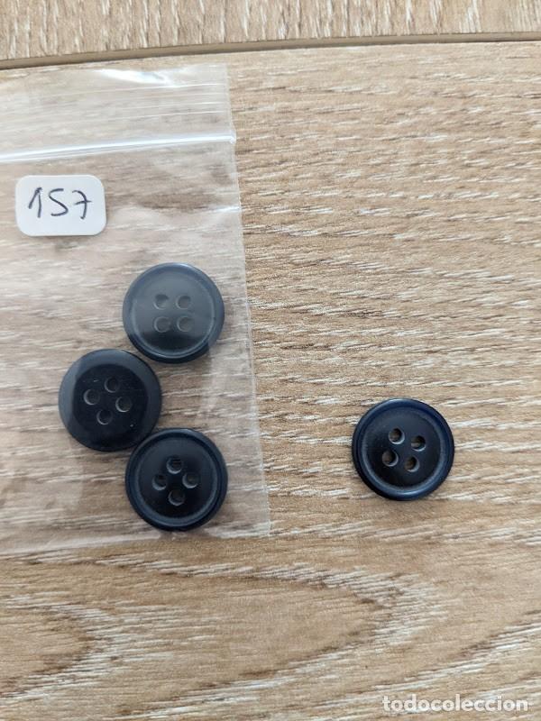 Collecting: 4 BOTONES